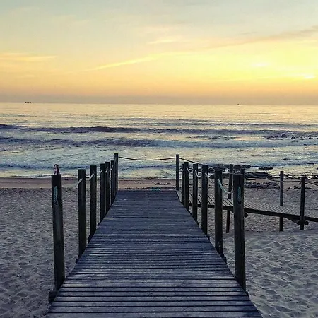 Διαμέρισμα Lovely On The Beach *